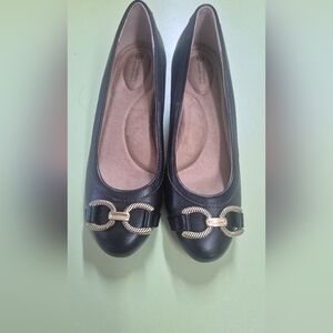 Giani Bernini Black Flats with Gold Detailing Size 7.5